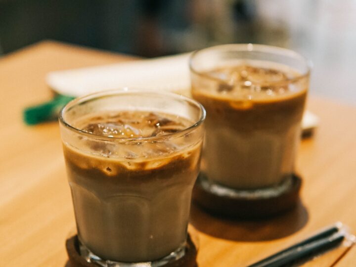 The Perfect Iced Blonde Vanilla Latte: How to Make One Like Starbucks