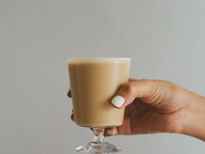 How to Easily Make an Iced Flat White in 4 Simple Steps