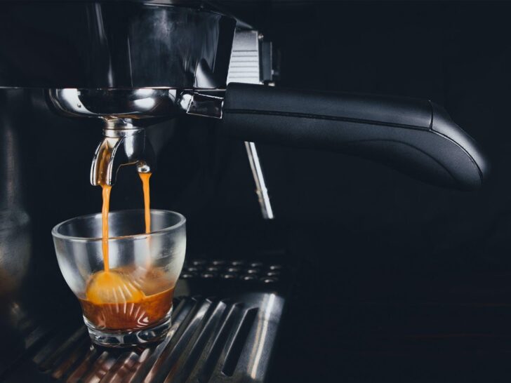 Picture of espresso machine making espresso. Can you froth creamer?